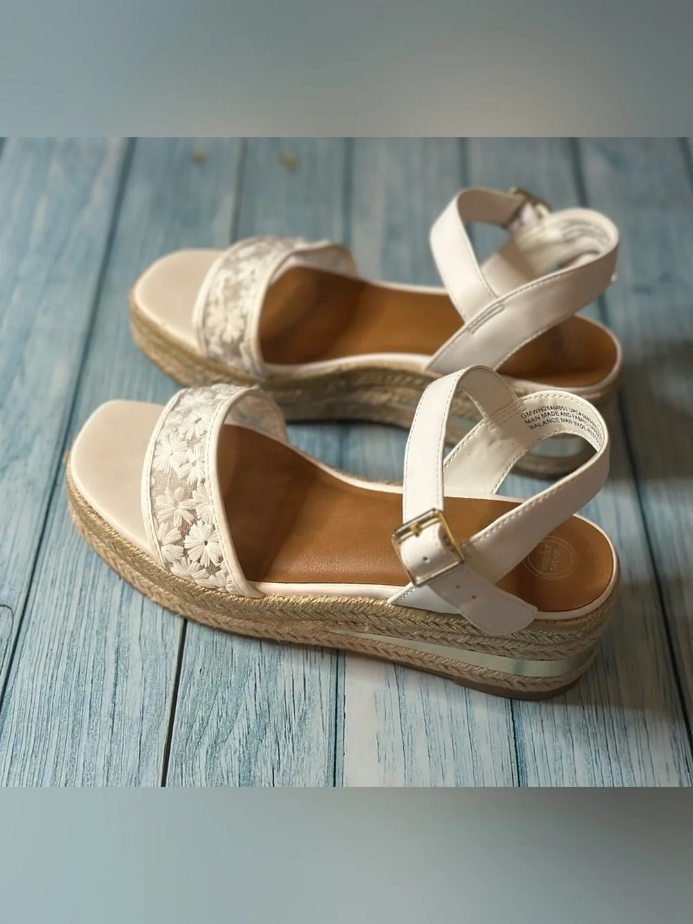 White Braided Straw Platform Sandals with Floral Mesh Stitching on Strap | Sz:3Y
